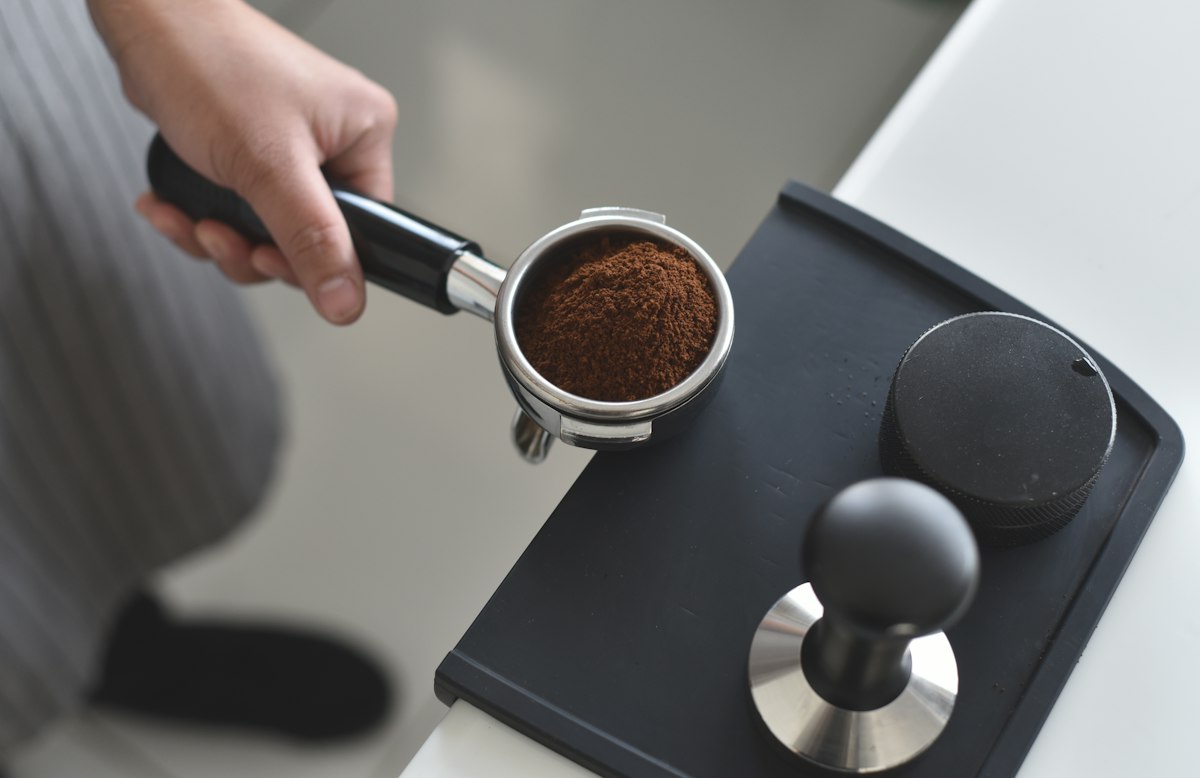 Precision flat base tamper